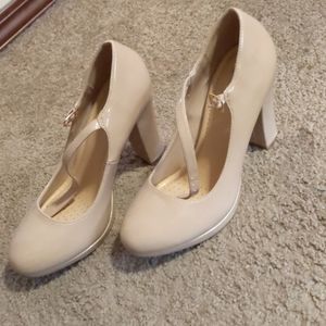 Cream pumps